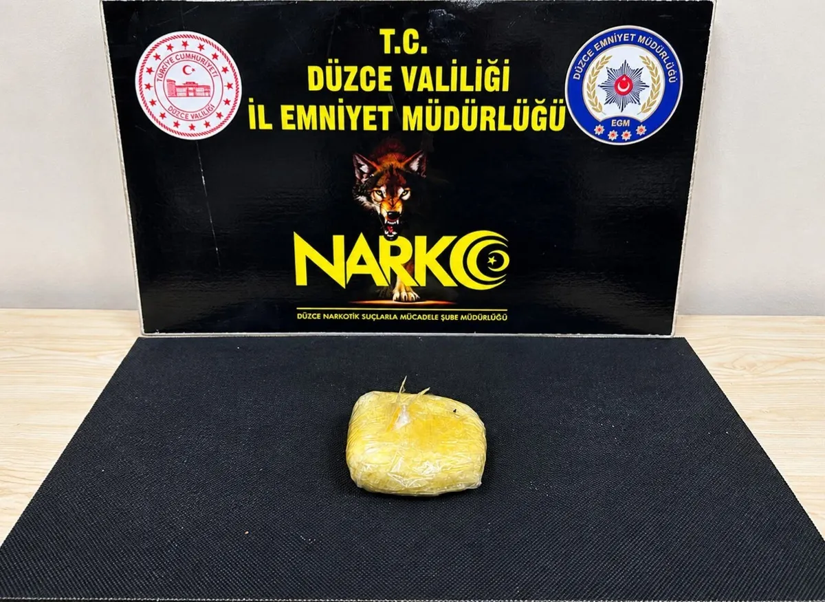 Düzce'de yolcu otobüsünde uyuşturucu operasyonu: 224 gram kokain ele geçirildi