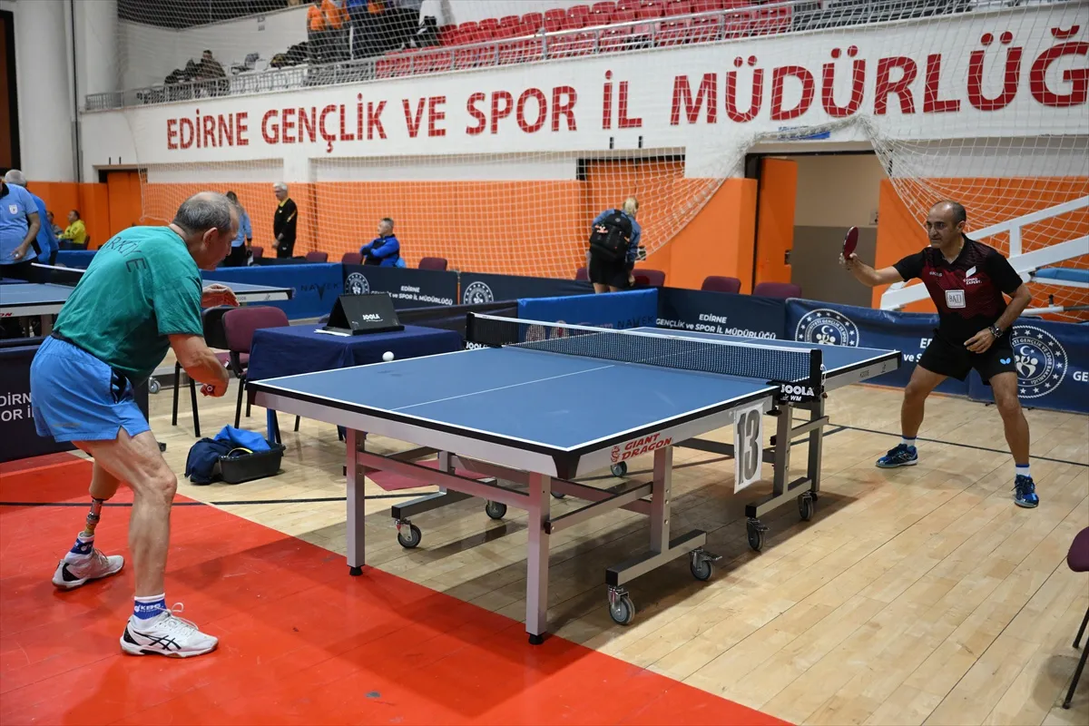 Edirne'de düzenlenen Balkan Masa Tenisi Şampiyonası'na 230 sporcu katılıyor