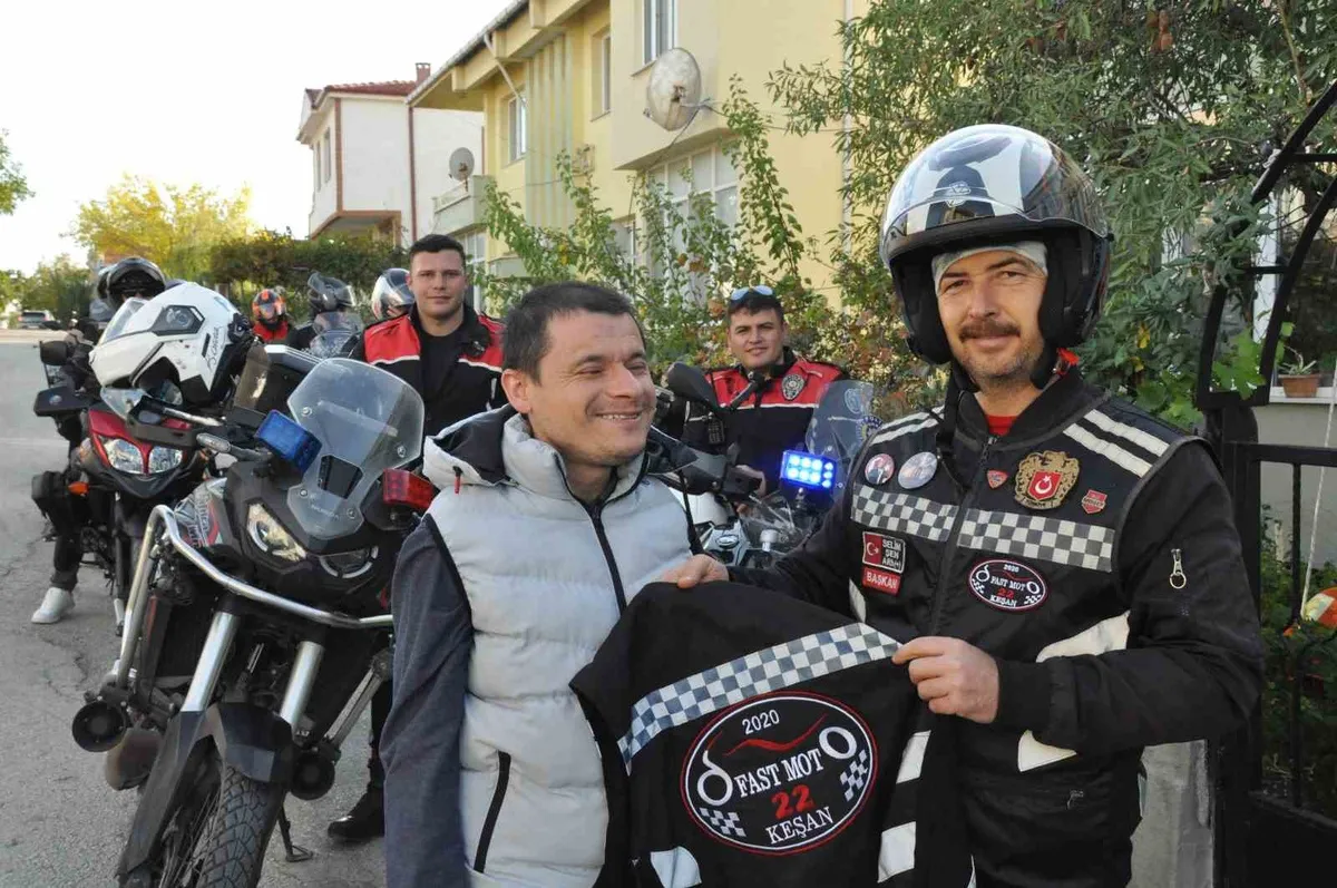 Edirne'nin Keşan ilçesinde görme engelli Sezgin Çalışkan'ın motosiklet hayali gerçek oldu
