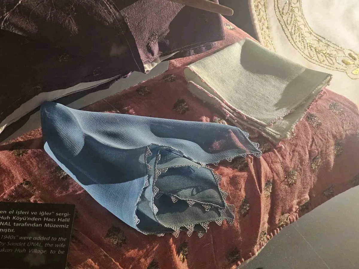 Elazığ Kent Müzesi'nde 1940'lı yıllardan kalan el işi eserler sergileniyor