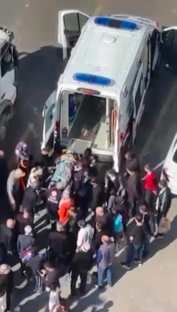 Elazığ Sanayi Mahallesi'nde kamyonun çarptığı yaya yaralandı