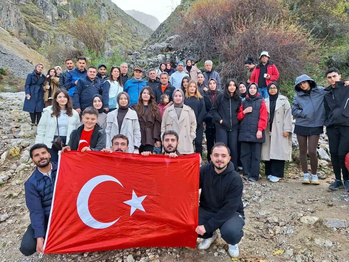Erzincan'da 29 Ekim Cumhuriyet Bayramı'na özel doğa yürüyüşü ve tırmanış etkinliği