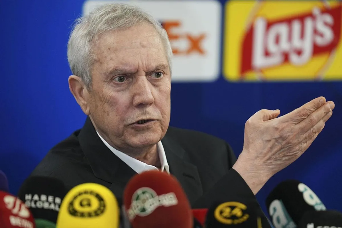 Fenerbahçe'de Göztepe mağlubiyeti sonrası yönetim olağanüstü toplandı