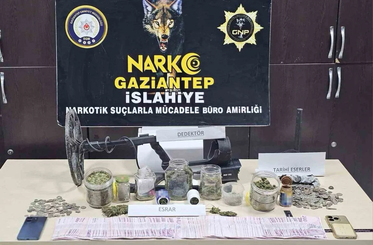 Gaziantep İslahiye'de düzenlenen operasyonda 495 tarihi sikke ele geçirildi