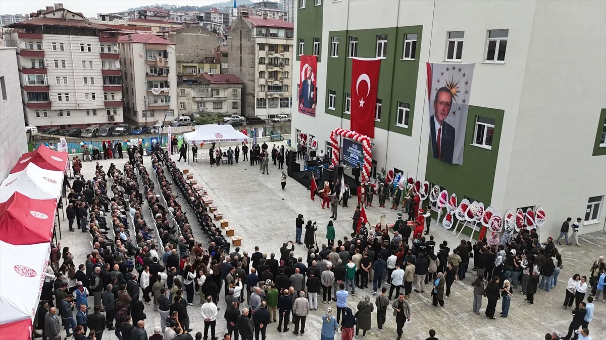 Giresun Bulancak'ta Kadir Karabaş Yüksekokulu yeni binasına kavuştu
