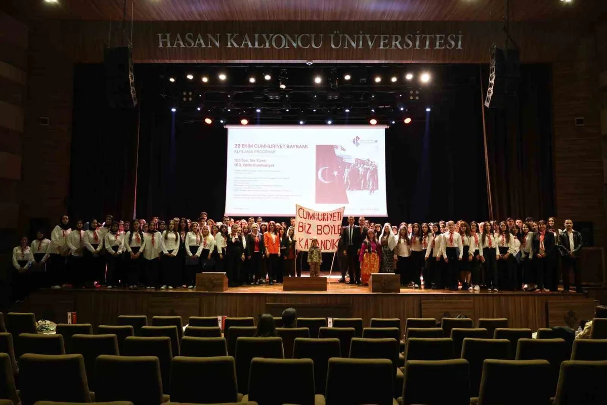 Hasan Kalyoncu Üniversitesi'nde Cumhuriyet'in 103. yılı coşkuyla kutlandı
