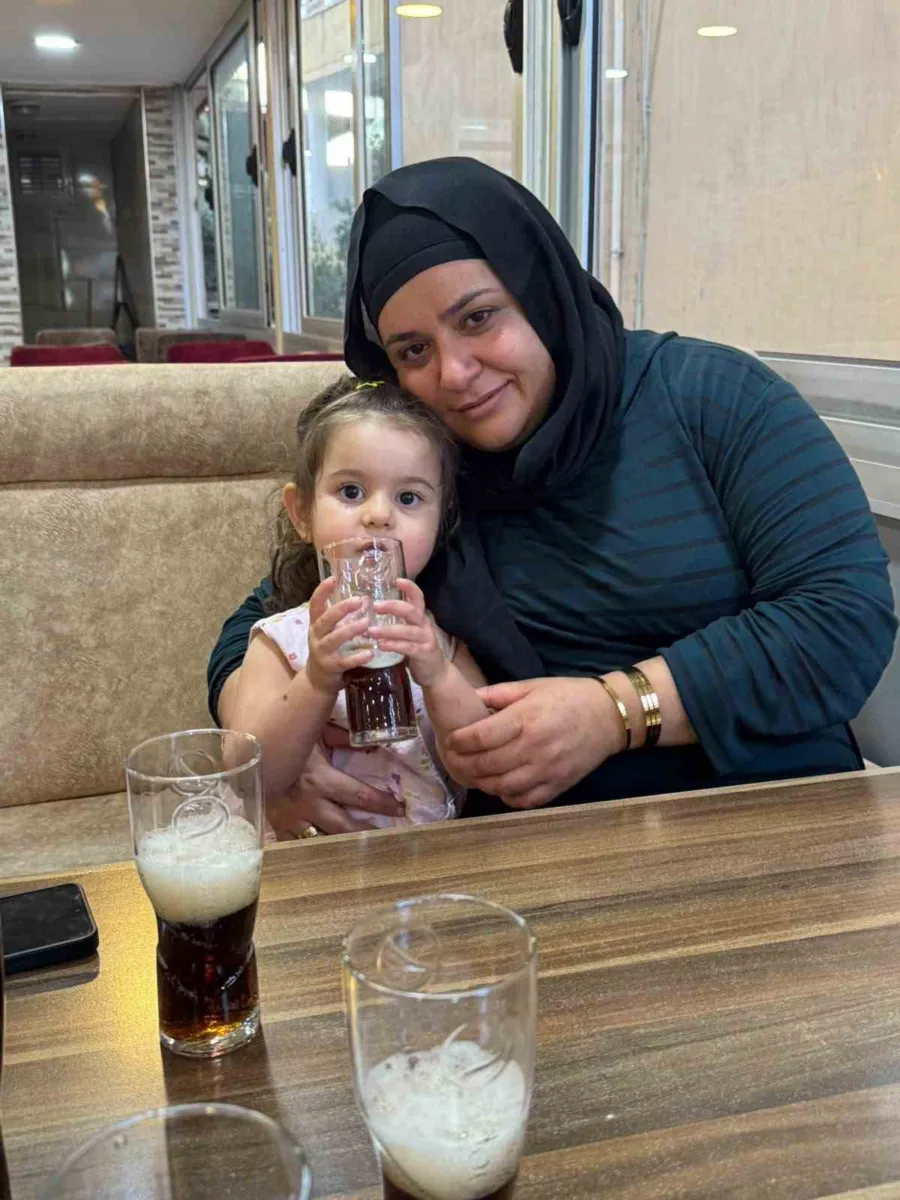 Hatay Reyhanlı'da otomobilin yayalara çarptığı kazada anne ve kızı hayatını kaybetti