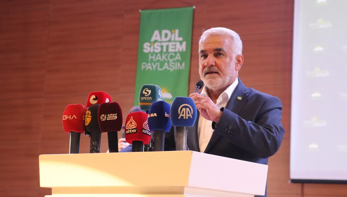 HÜDA PAR Genel Başkanı Yapıcıoğlu Diyarbakır kongresinde konuştu