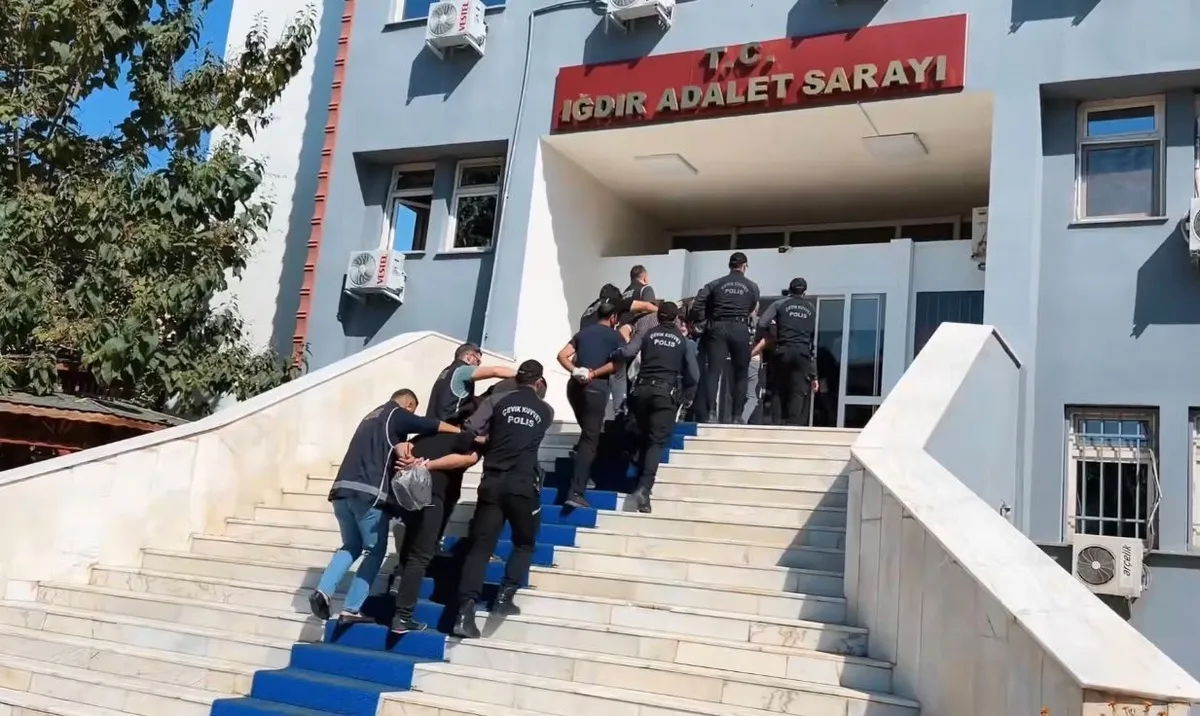 Iğdır emniyetinin 27 günlük operasyonlarında 39 şüpheli tutuklandı