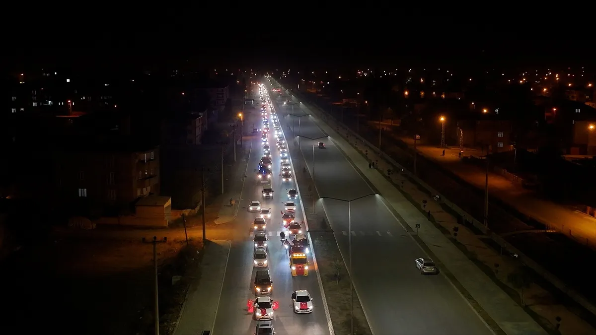 Iğdır'da 29 Ekim Cumhuriyet Bayramı için 1000 araçlık konvoy düzenlendi