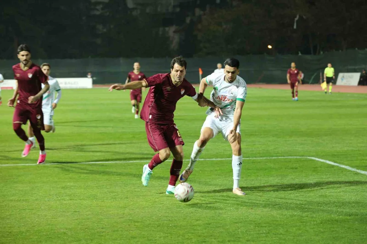 Isparta 32 Spor evinde oynadığı maçta Elazığspor'a 4-3 mağlup oldu