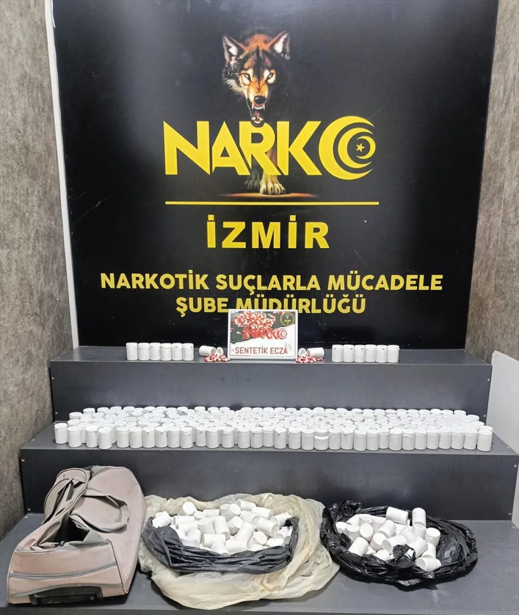 İzmir Torbalı'da toprağa gömülü halde 17 bin 528 uyuşturucu hap ele geçirildi