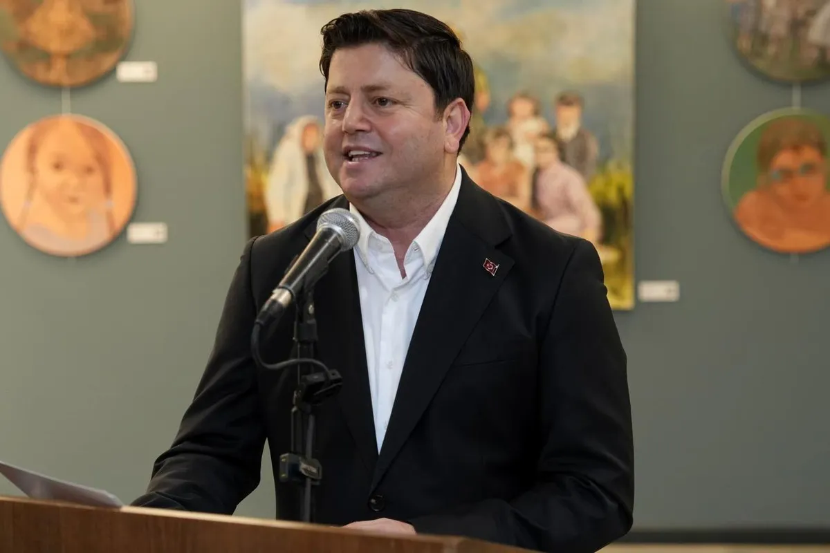 Kadıköy Belediye Başkanı Mesut Kösedağı CHP'den istifa ederek Yeni Parti'ye geçti