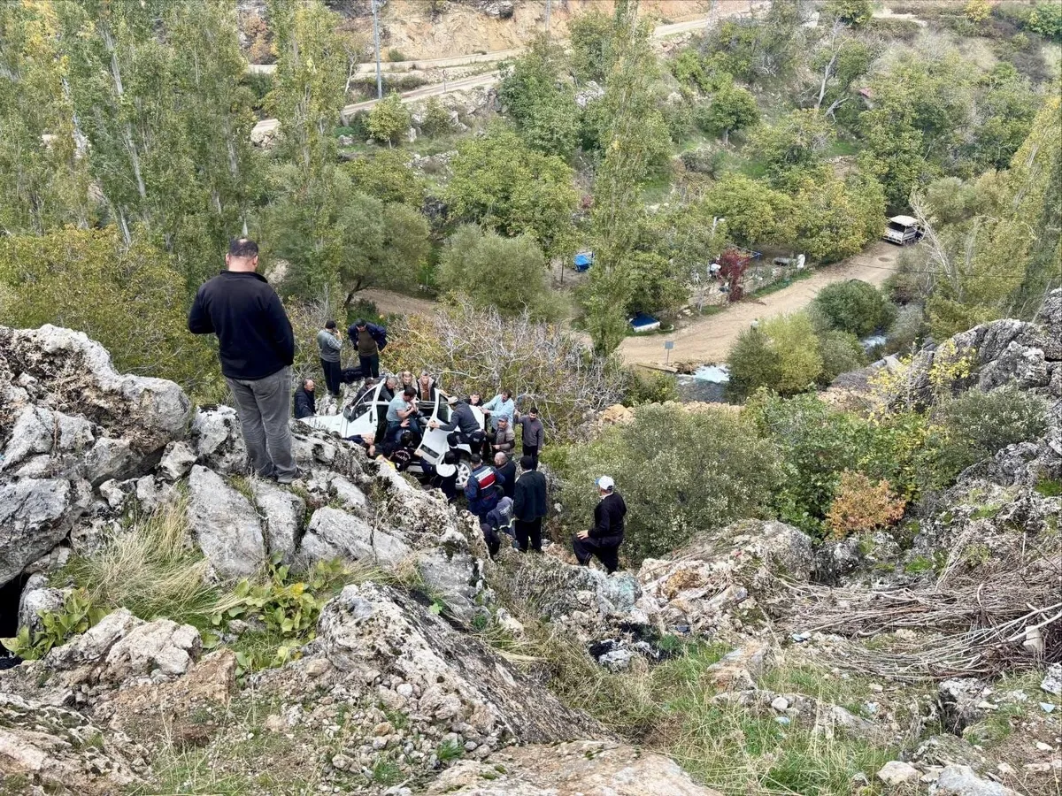 Kahramanmaraş Çağlayancerit'te meydana gelen trafik kazasında bir kişi yaralandı