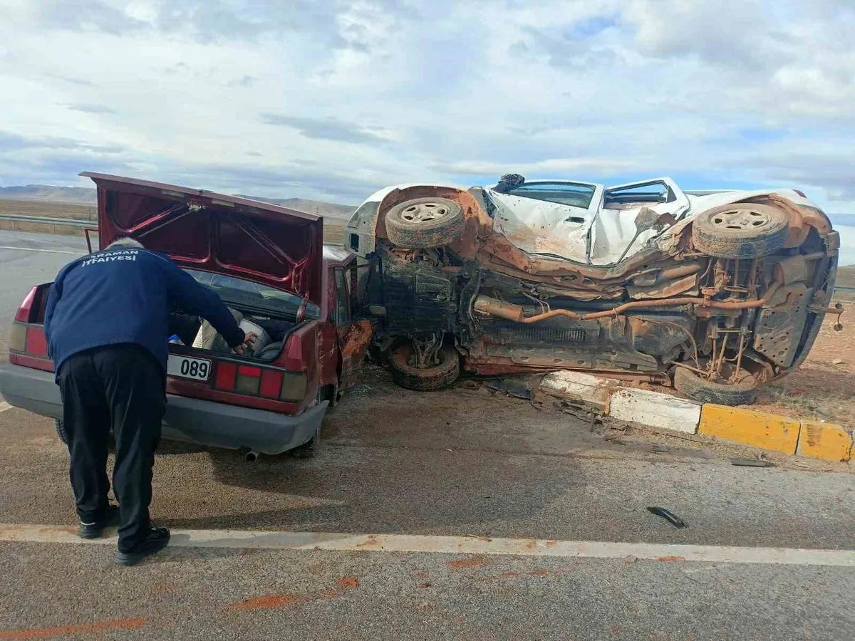 Karaman-Ereğli karayolunda meydana gelen trafik kazasında 2 kişi yaralandı