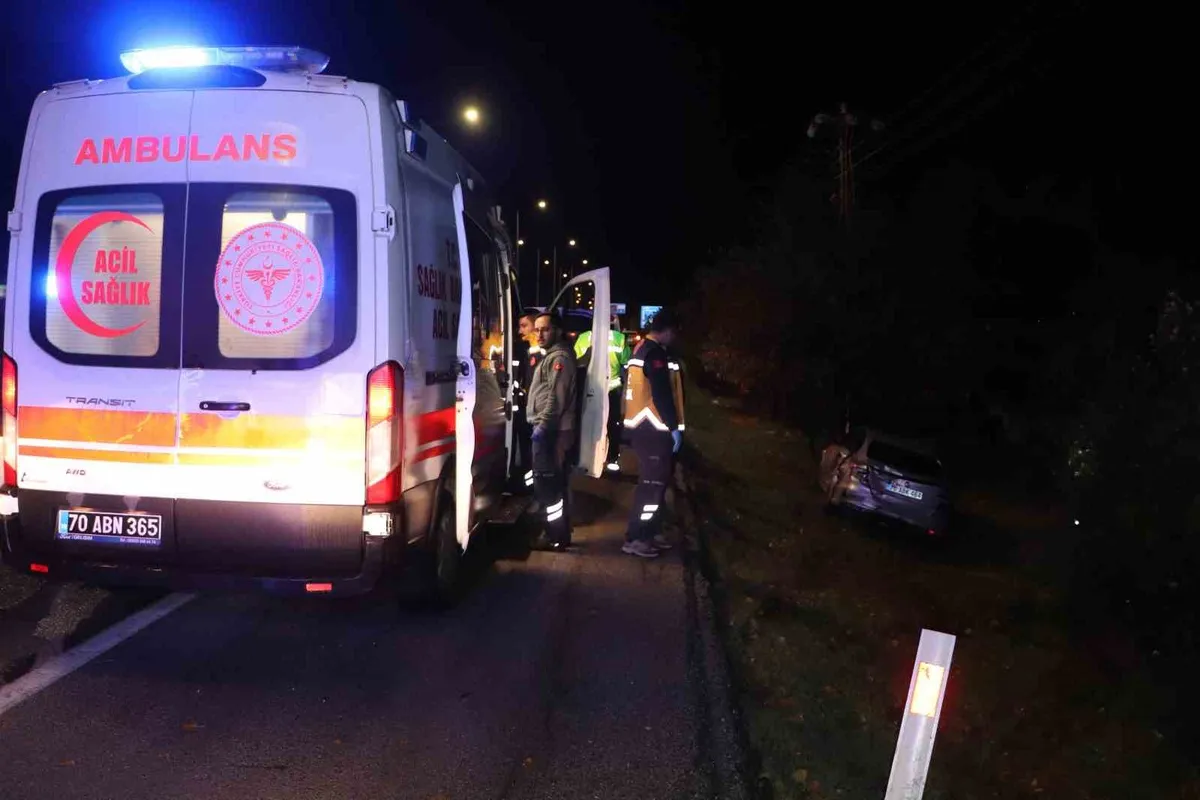 Karaman'da iki otomobilin karıştığı trafik kazasında 4 kişi yaralandı