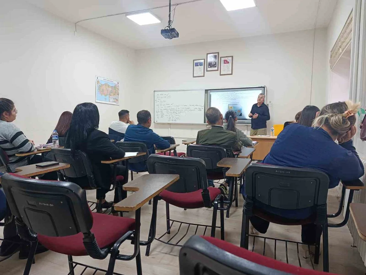Kars Halk Eğitimi Merkezi'nde emlak danışmanlığı kursu başladı