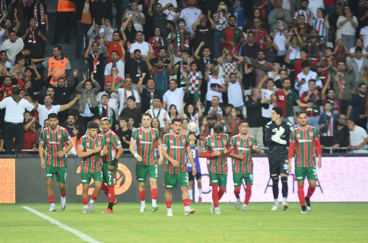 Karşıyaka taraftarı Denizli deplasmanında bin kişilik yer ayrıldı