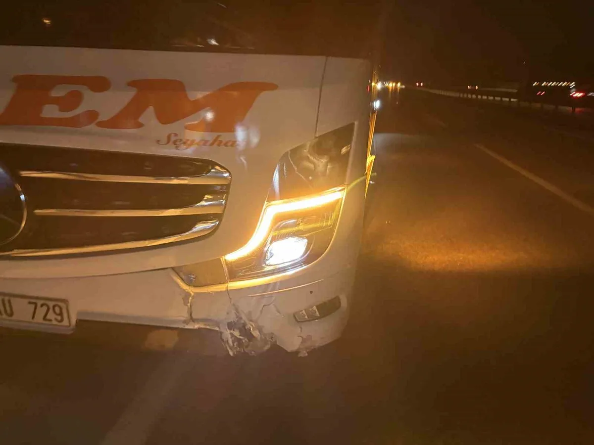 Kastamonu Tosya'da otomobilin karıştığı trafik kazasında 2 kişi yaralandı