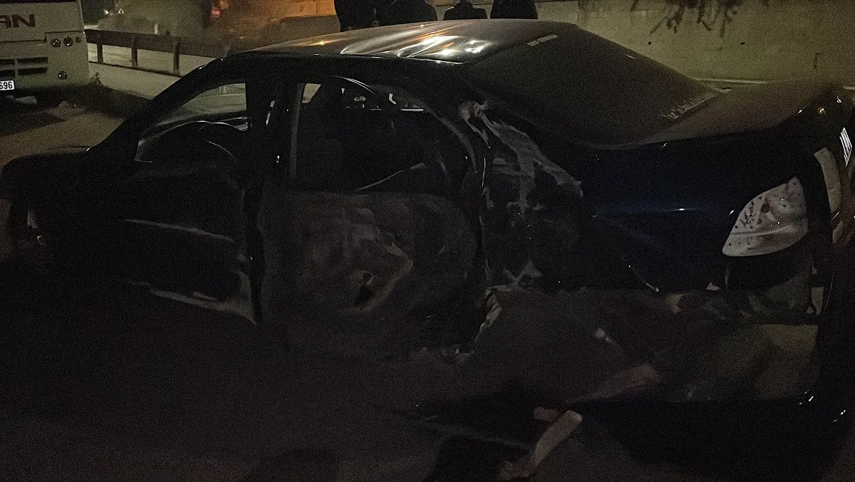 Kayseri Melikgazi'de yeni alınan otomobil kaza yaptı: 3 kişi yaralandı