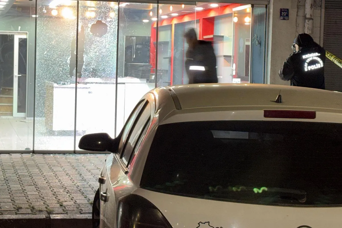 Kayseri'de yeni kiralanan çiçekçi dükkanına motosikletli saldırı düzenlendi