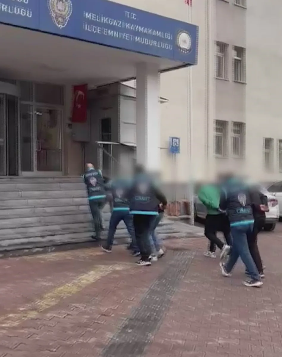 Kayseri'deki silahlı kavga olayına ilişkin yürütülen çalışmalarda 3 kişi tutuklandı