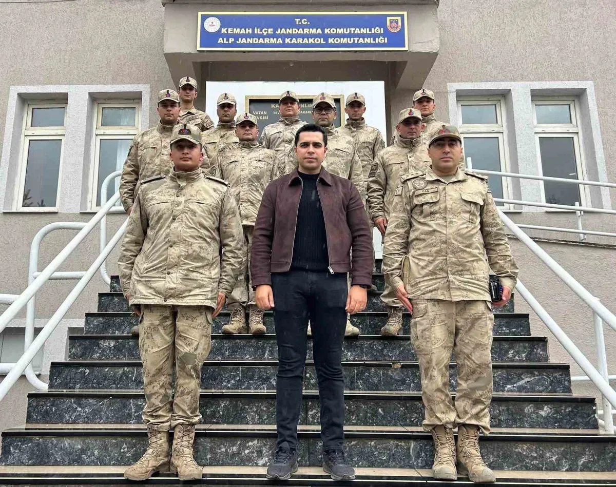 Kemah Kaymakamı Resul Tutay'dan Alp Jandarma Karakolu'na ziyaret