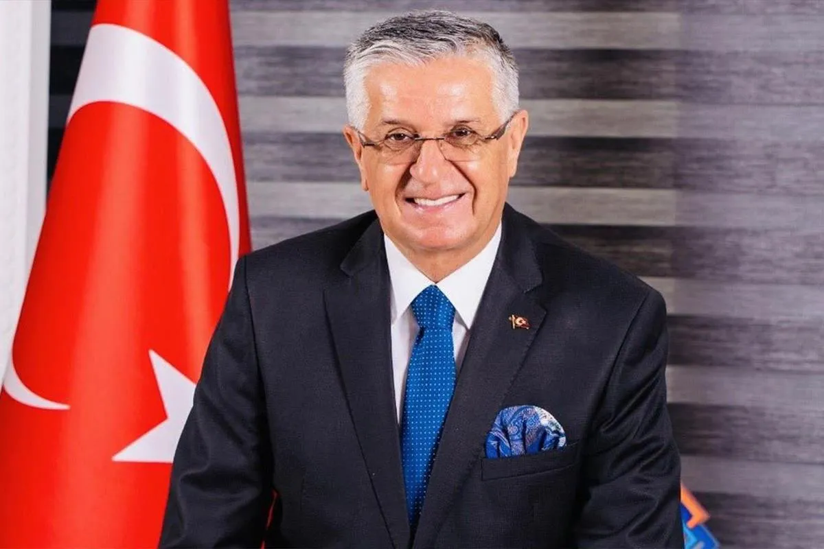 Kemer Belediye Başkanı Necati Topaloğlu CHP'den istifa ettiğini açıkladı