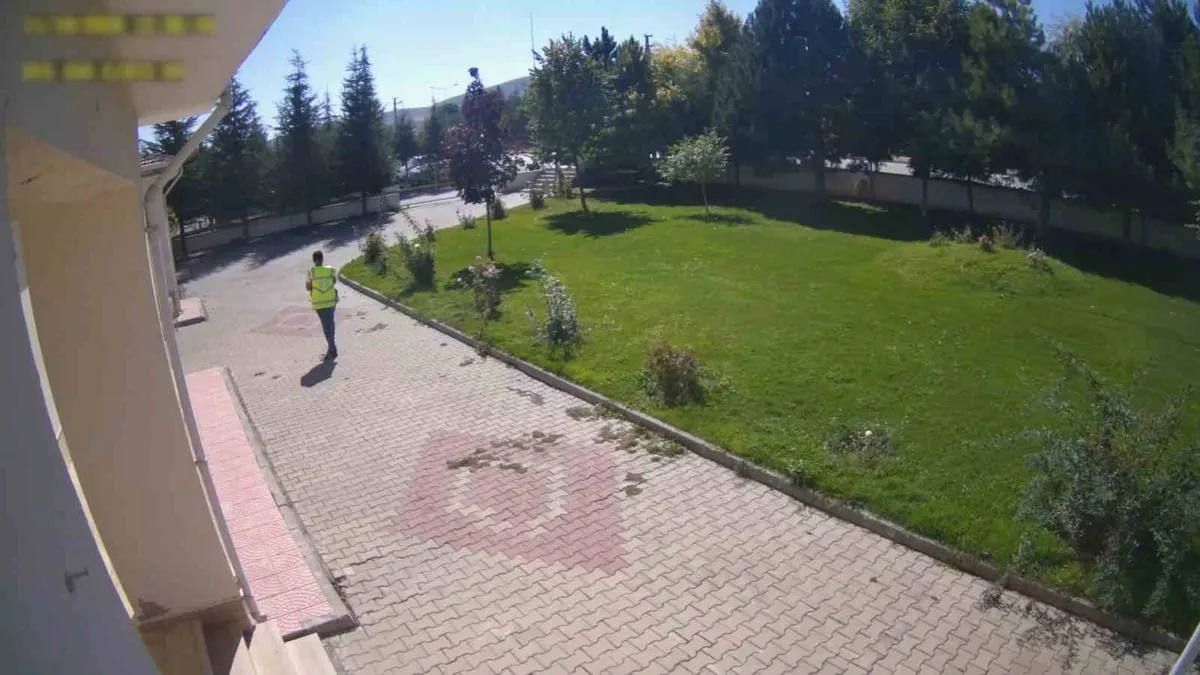 Kırşehir'in Akpınar ilçesinde boğazına şeker kaçan sürücüye polis müdahalesi