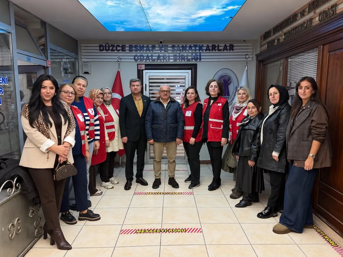 Kızılay Kadın Kolları Düzce'deki kurum başkanlarını ziyaret etti