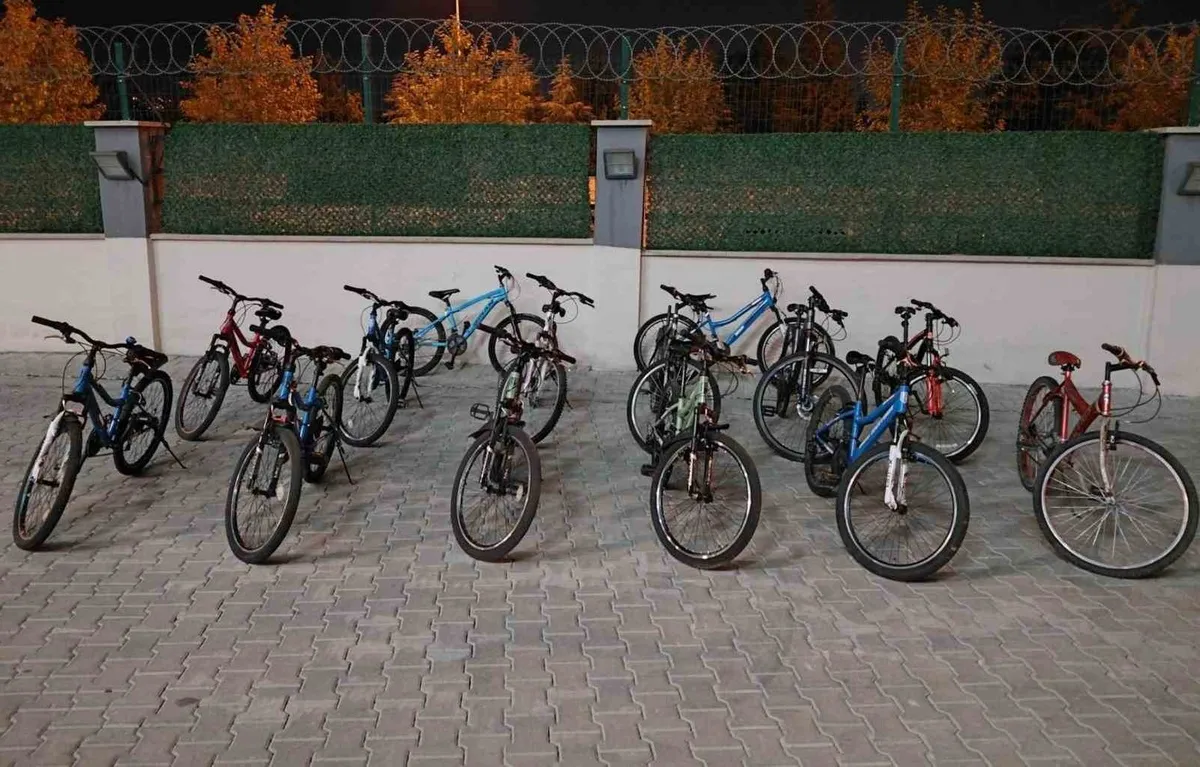 Konya'da bisiklet hırsızlığı operasyonu: 14 bisiklet bulundu, 8 kişi tutuklandı