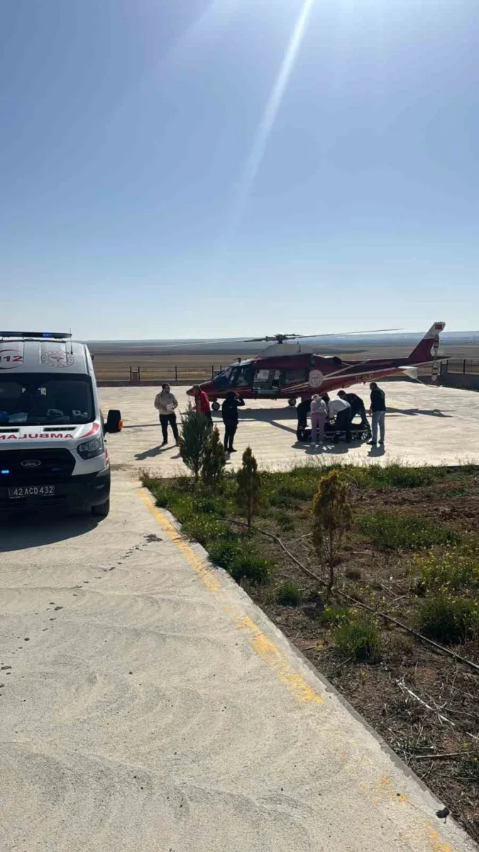 Konya'nın Kulu ilçesinde rahatsızlanan yaşlı kadın helikopterle hastaneye taşındı