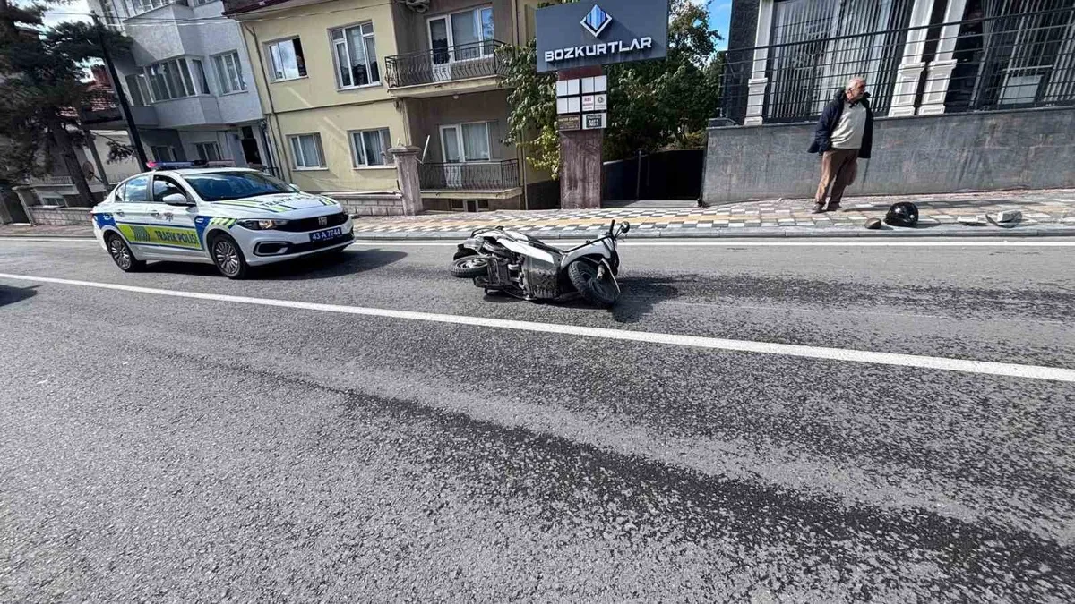 Kütahya Tavşanlı'da motosiklet kazası: 2 kişi yaralandı