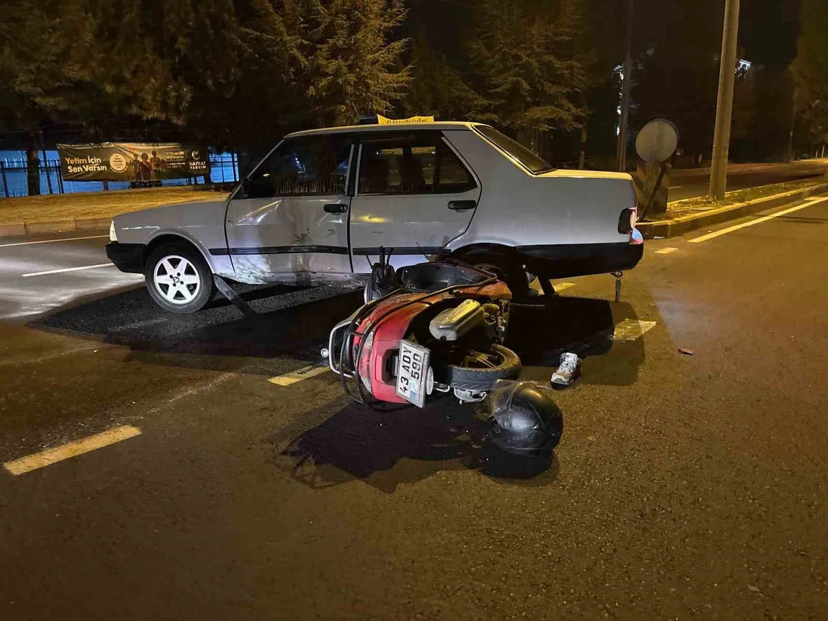 Kütahya Tavşanlı'da otomobil ile motosiklet çarpıştı: 1 yaralı