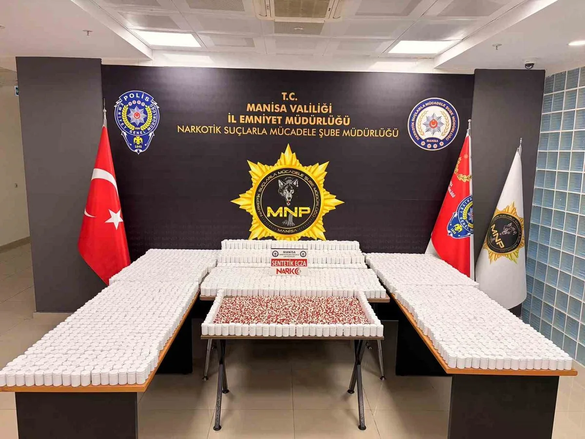 Manisa'da düzenlenen narkotik operasyonunda 225 bin 960 sentetik hap ele geçirildi