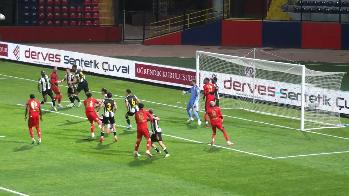 Mardin 1969 Spor evinde ağırladığı Manisa FK'yı 2-1 mağlup etmeyi başardı