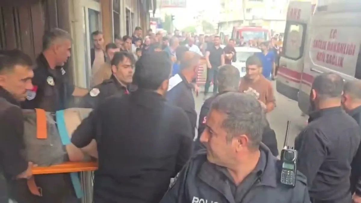 Mardin Kızıltepe'de iş hanındaki asansörün çökmesi sonucu 2 kişi yaralandı