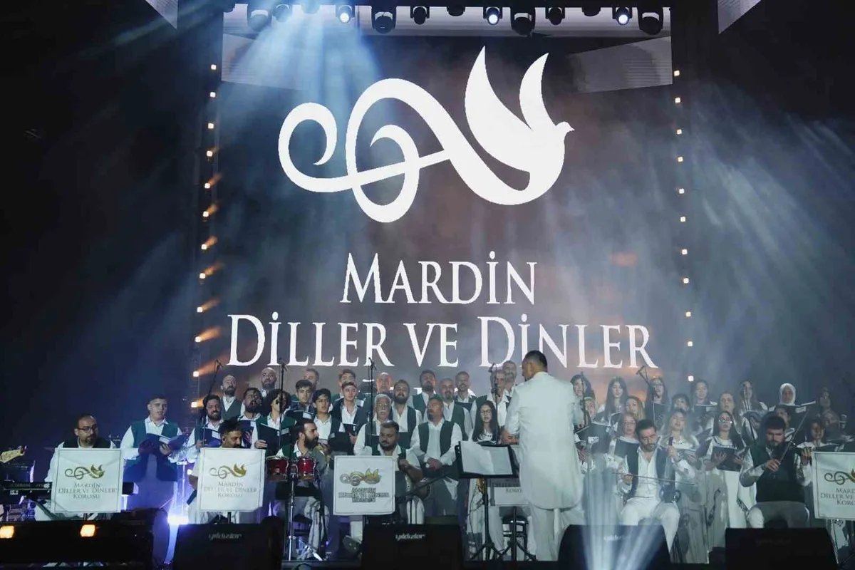 Mardin Kültür Yolu Festivali'nde diller ve dinler korosu rüzgarı