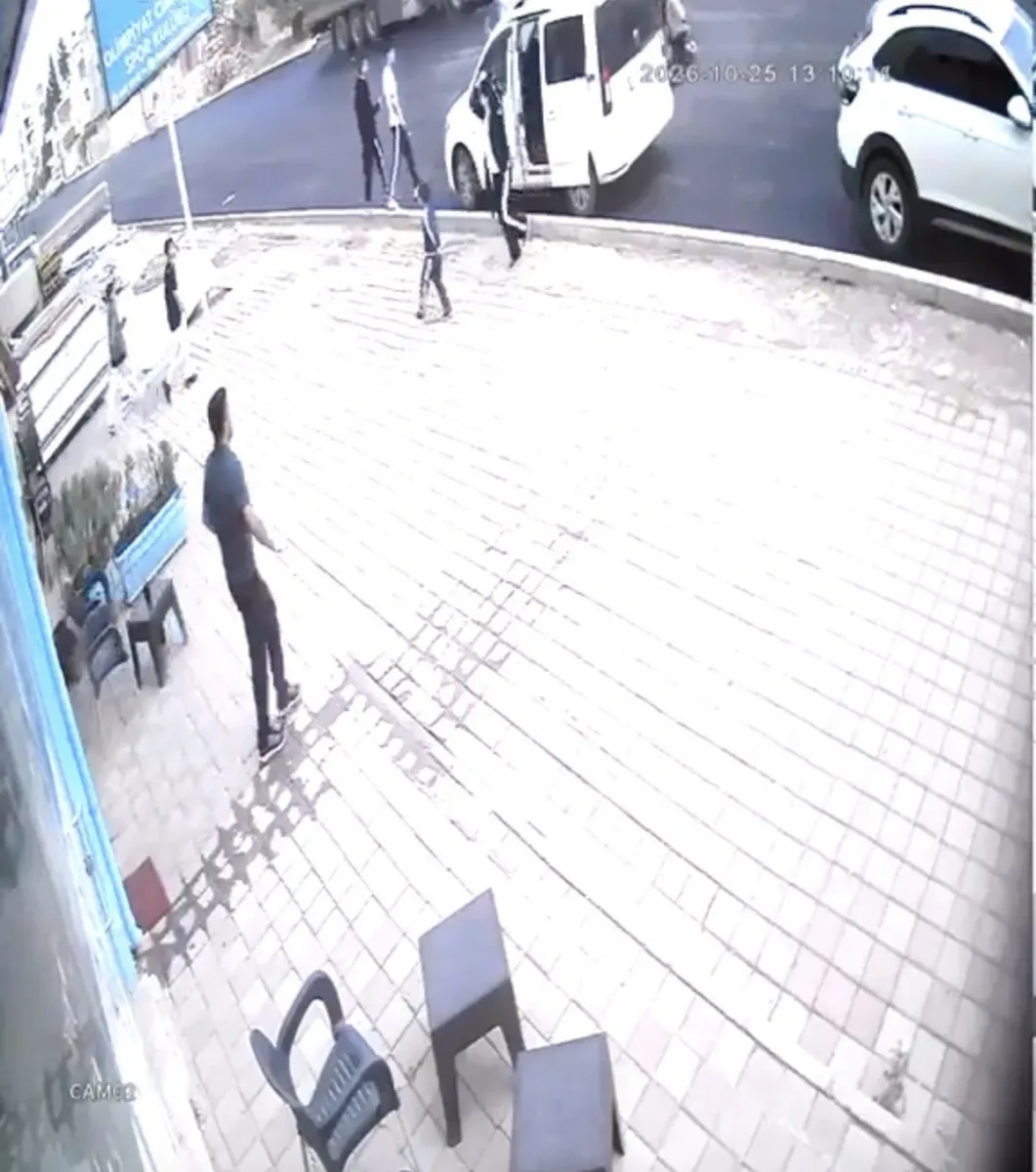 Mardin Nusaybin'de otomobilin çarptığı çocuk yaralandı