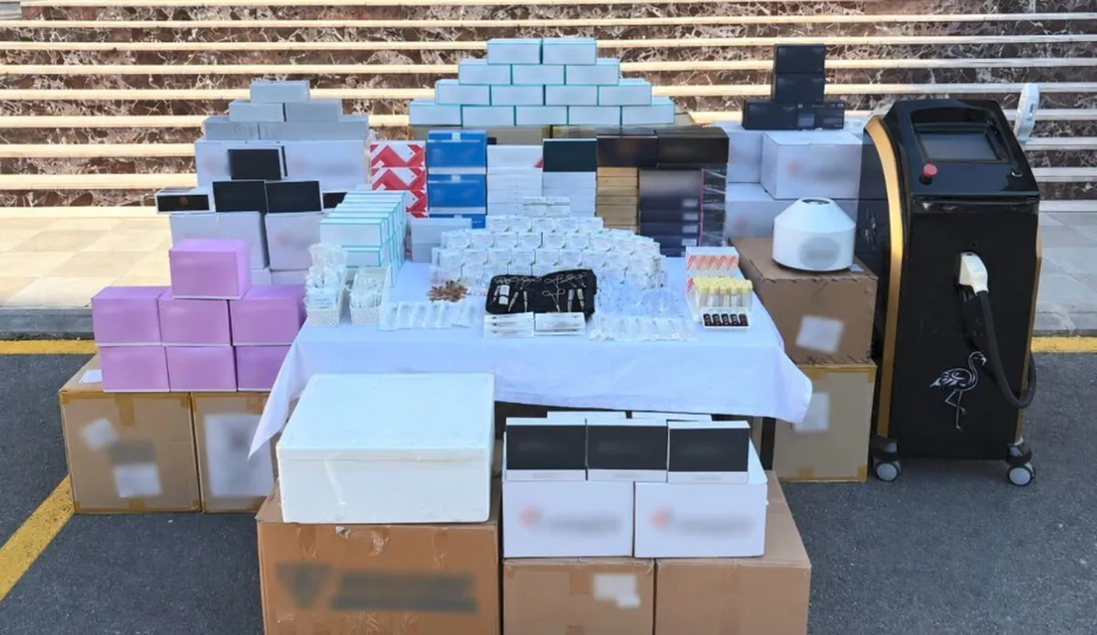 Mersin'de 10 milyon 870 bin liralık kaçak tıbbi malzemeye el konuldu