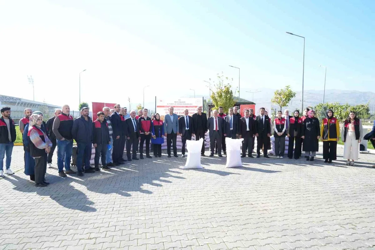 Muş'ta 150 ton baklagil tohumu 250 üreticiyle toprakla buluşuyor