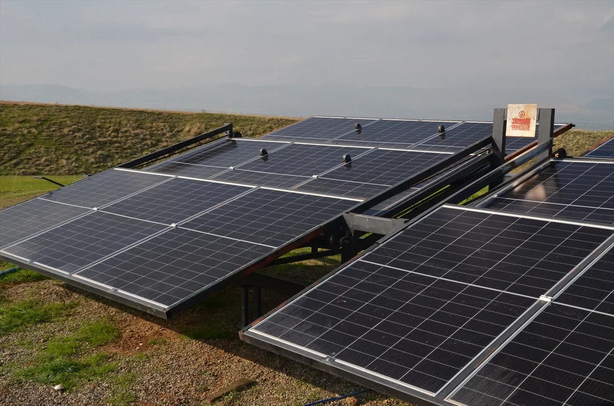 Muş'ta bir çiftçi yüzde 60 hibe desteğiyle güneş enerjili sulama sistemine geçti