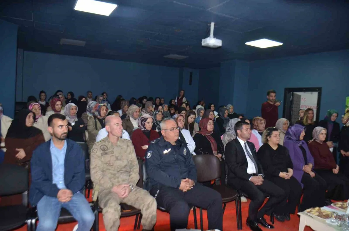 Muş'un Bulanık ilçesinde ailelere madde bağımlılığıyla mücadele çağrısı