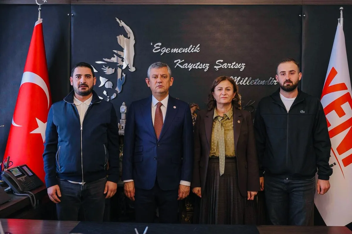 Narin Güran’ın ailesi Özgür Özel ile Ankara’da bir araya geldi