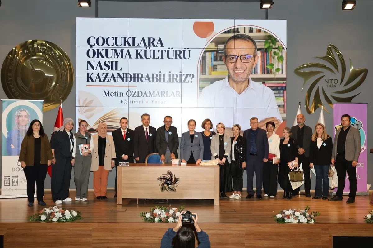 Nazilli'de akran zorbalığı ve okuma kültürü üzerine öğretmenlere eğitim verildi