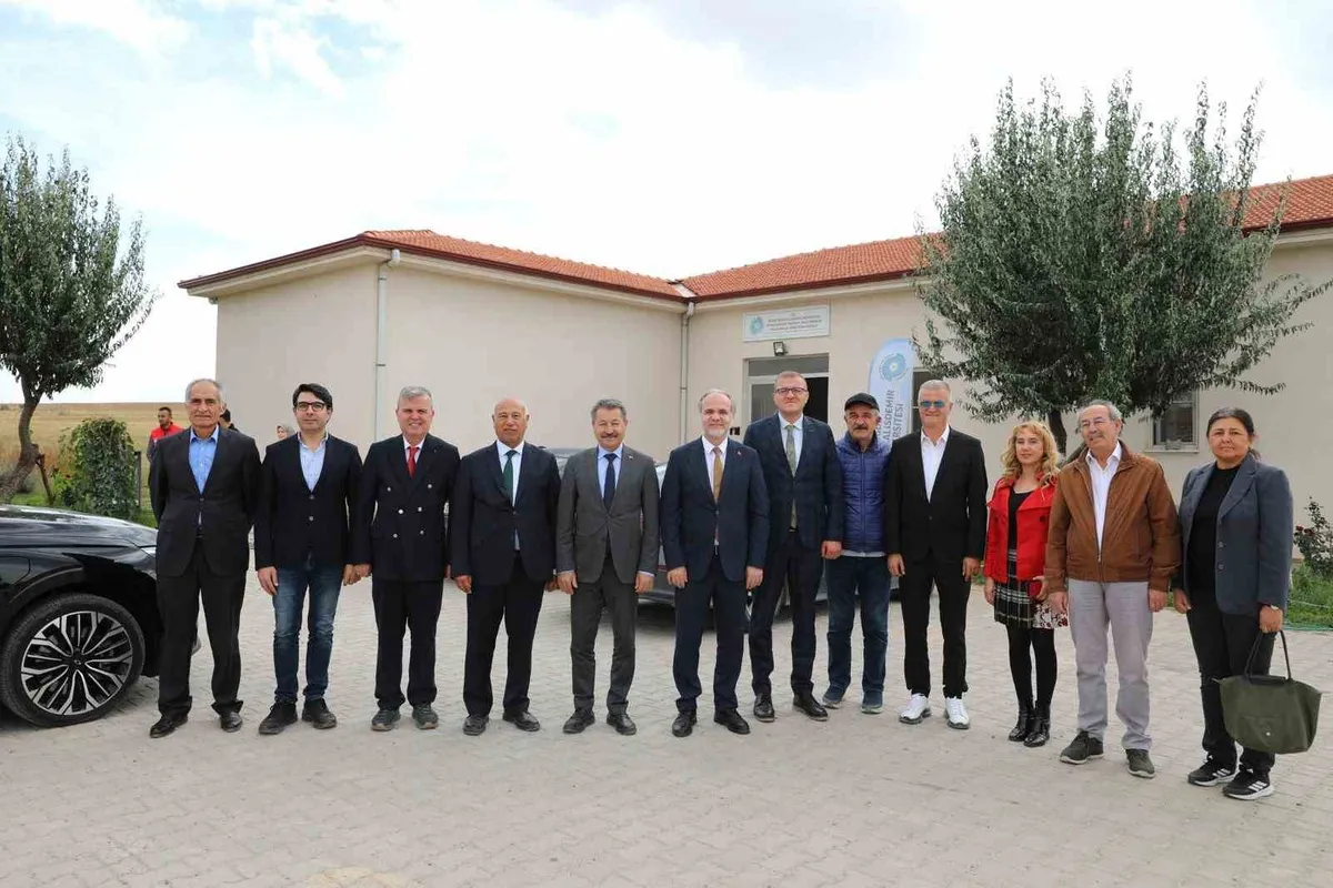 Niğde Ömer Halisdemir Üniversitesi'nde silajlık soya denemesinde yüksek verim