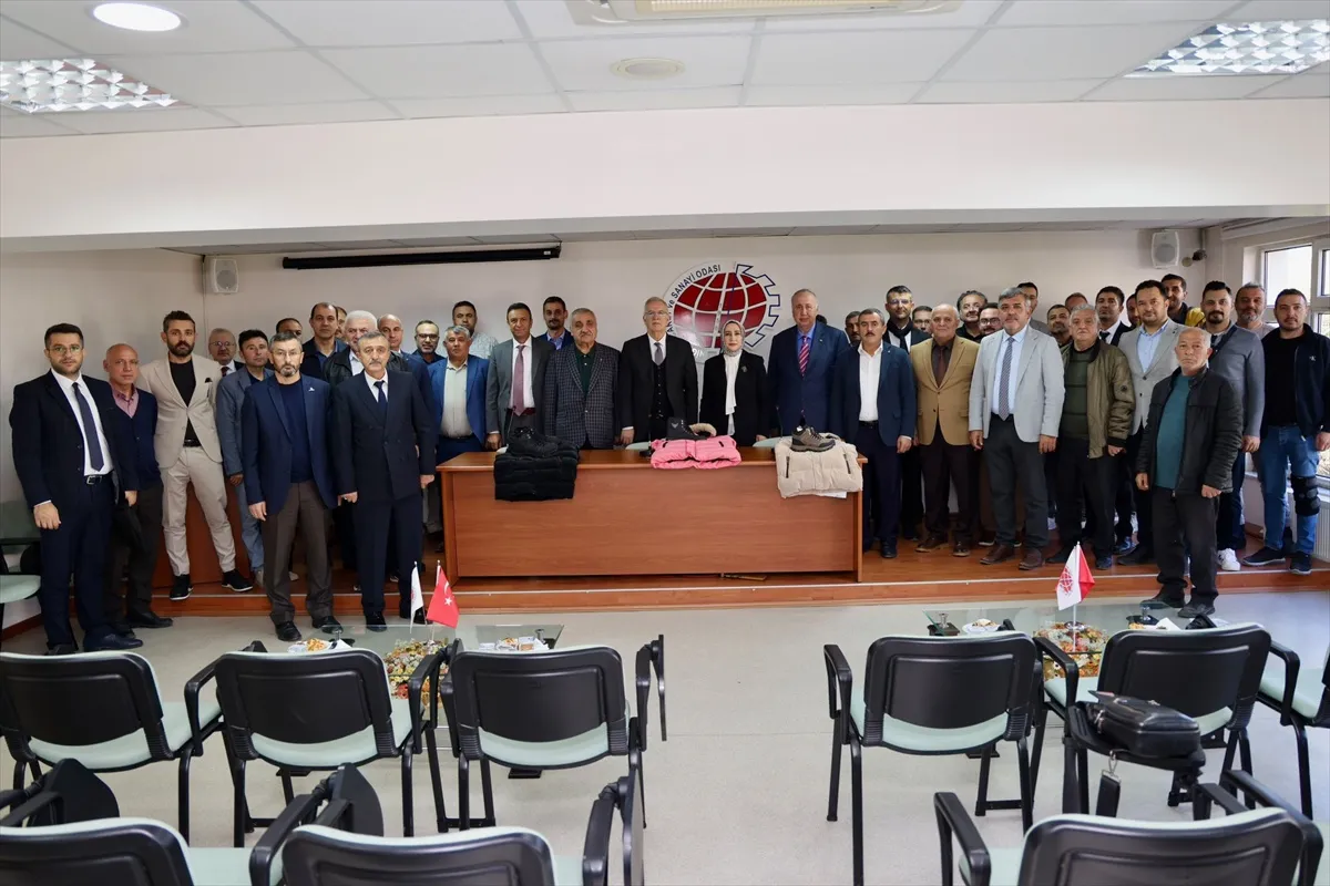Niğde'de ihtiyaç sahibi öğrencilere kışlık giysi desteği sağlandı