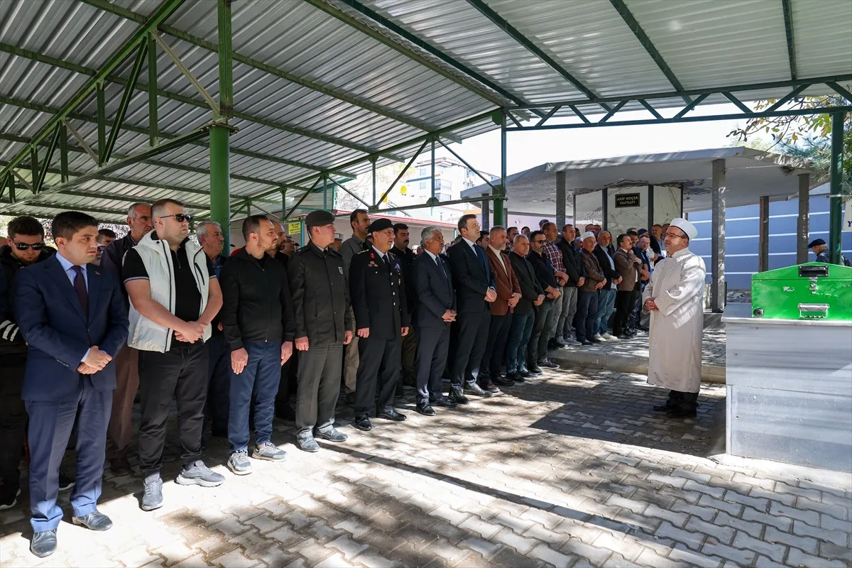 Niğde'de Kıbrıs gazisi Ahmet Binici son yolculuğuna uğurlandı