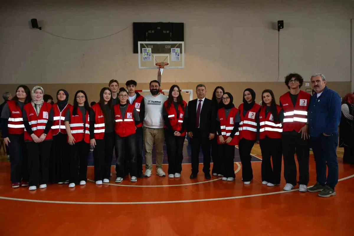 Ordu Ünye Mustafa Rakım Anadolu Lisesi'nde kan bağışı seferberliği