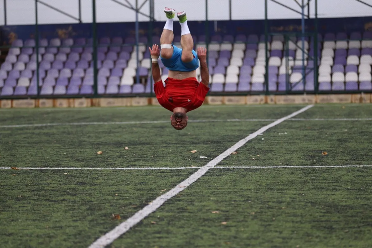 Ordu'da 11 taklalı gol sevinciyle tanınan futbolcu Guinness'i hedefliyor